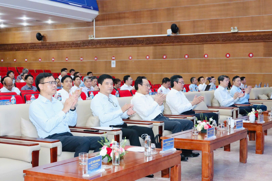 Các đại biểu tham dự hội nghị. 3nha.jpg