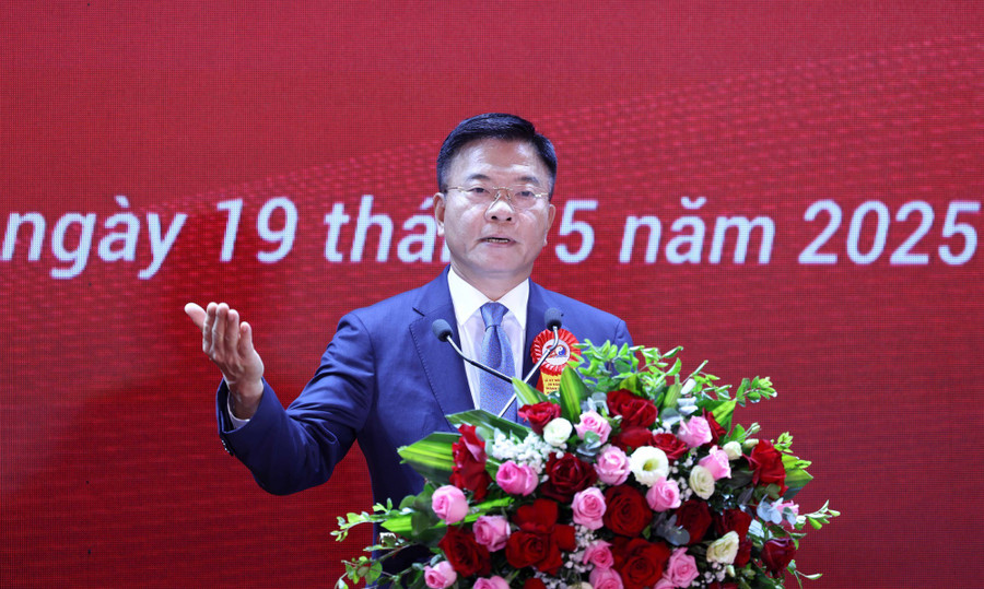 Phó Thủ tướng Lê Thành Long: Phát triển y học cổ truyền là bảo tồn bản sắc, thể hiện tinh thần tự cường dân tộc - Ảnh: VGP/Đức Tuân. ycotruyenjpg3.jpg