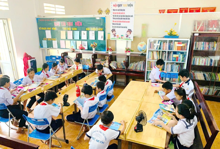 Học sinh Trường Tiểu học – THCS Thổ Châu trong giờ tự học. chuyendoiso-1.jpg