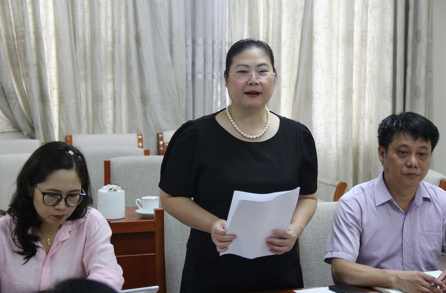 Bà Trịnh Hoài Thu – Phó Vụ trưởng Vụ Giáo dục Phổ thông trao đổi tại tọa đàm. img-3994.jpg