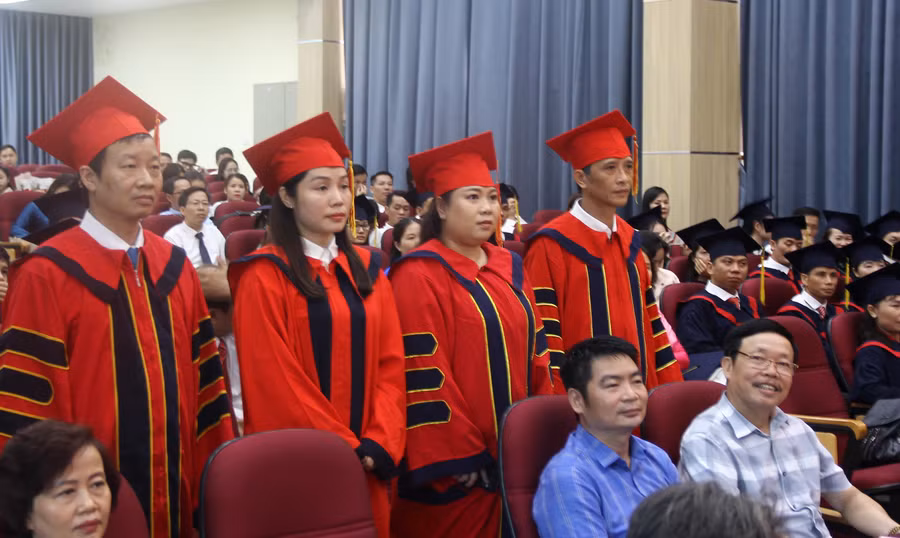 Hocvienquanlygiaoduc (2).JPG