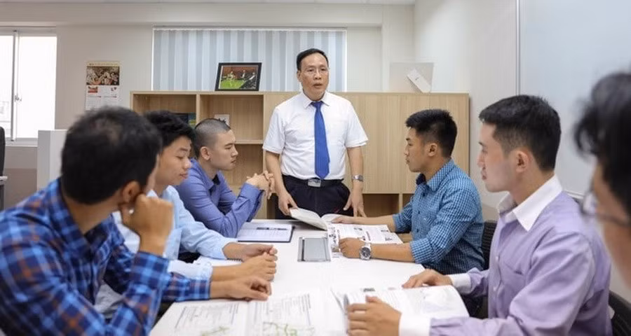 GS.TSKH Nguyễn Đình Đức - Trường Đại học Công nghệ, Đại học Quốc gia Hà Nội.