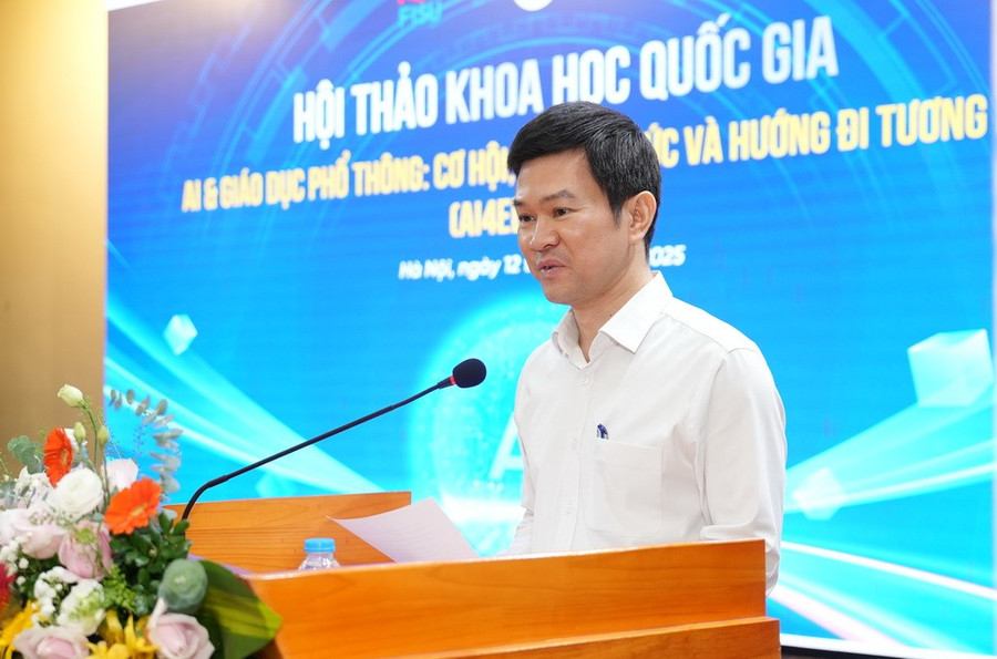 PGS.TS Nguyễn Anh Tuấn – Bí thư Đảng uỷ, Chủ tịch Hội đồng trường Trường ĐH Thủ đô Hà Nội phát biểu tại hội thảo. dsc07084.jpg