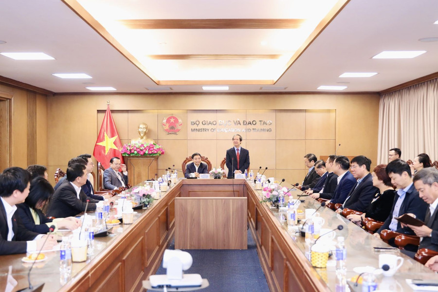 Quang cảnh buổi làm việc.