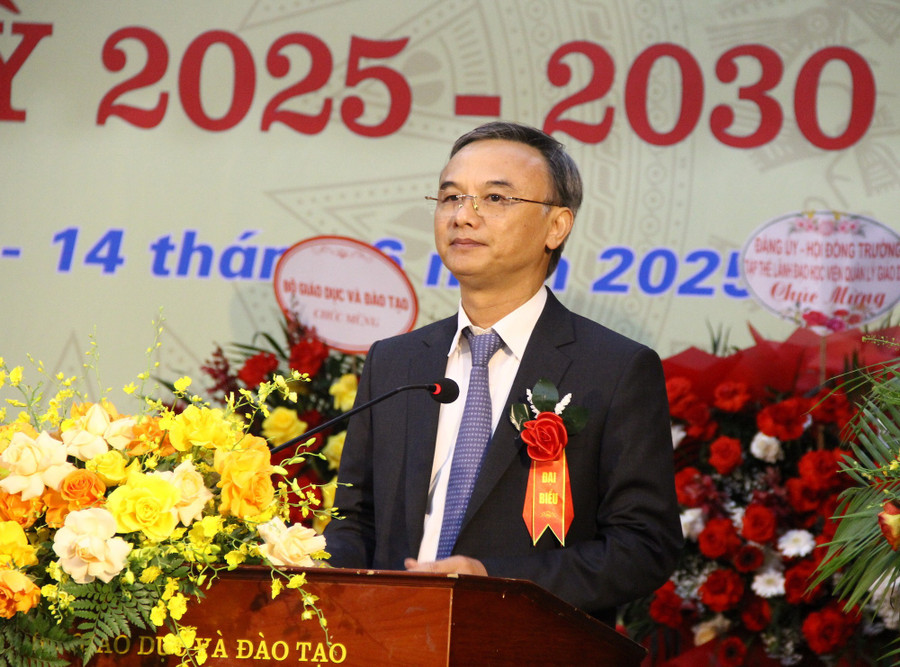 Đồng chí Nguyễn Viết Lộc - Phó Bí thư Đảng ủy Bộ GD&ĐT phát biểu tại Đại hội. hocvienquanlygiaoduc-8.jpg