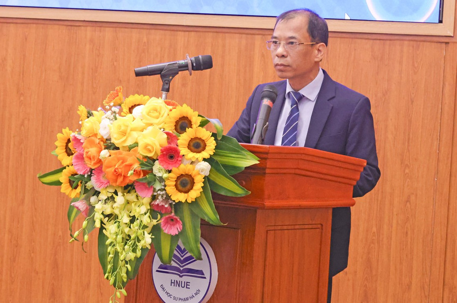 PGS.TS Nguyễn Văn Trào - Phó Hiệu trưởng Trường ĐH Sư phạm Hà Nội chia sẻ tại hội thảo. 131225-4.png