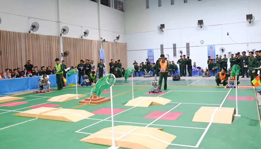 Chung kết cuộc thi Robocon năm 2024 do Học viện Kỹ thuật Quân sự tổ chức.