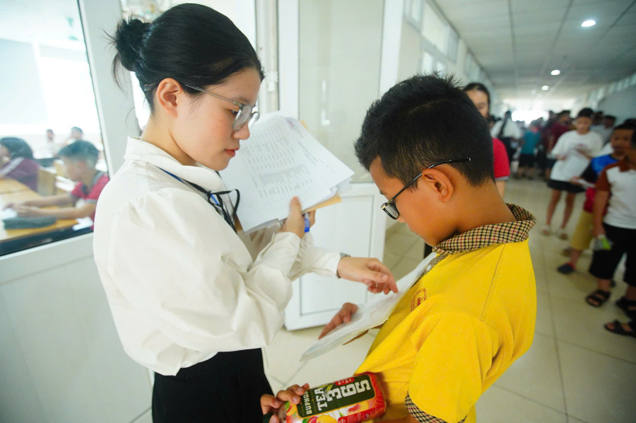 Thí sinh dự thi vòng chung kết. aimo5.jpg