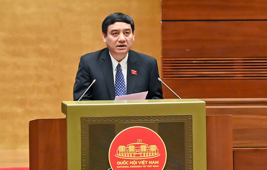 Ông Nguyễn Đắc Vinh - Chủ nhiệm Ủy ban Văn hóa và Xã hội của Quốc hội báo cáo tiếp thu, giải trình, chỉnh lý dự thảo Luật Nhà giáo. nguyendacvinh.jpg