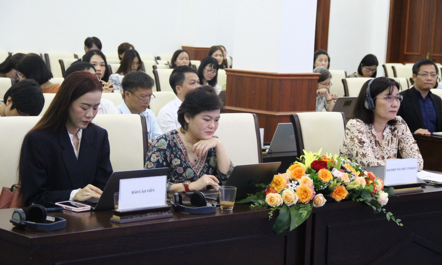 Các chuyên gia, nhà khoa học tham dự hội thảo. img-1472.jpg