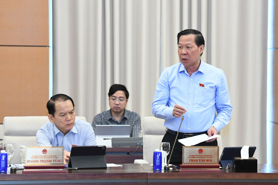 Chủ nhiệm Ủy ban Kinh tế và Tài chính Phan Văn Mãi phát biểu. Ảnh: Lâm Hiển xahoihoajpg3.jpg