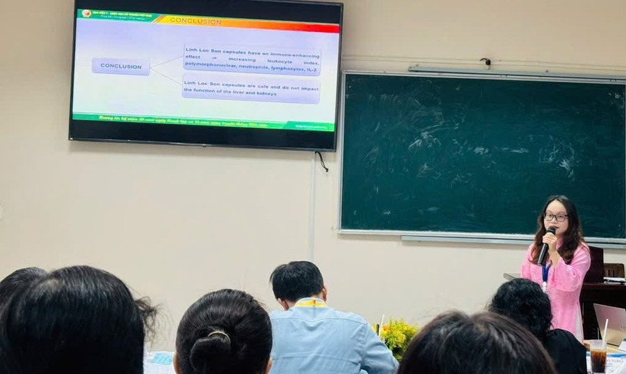 Hải An trong buổi báo cáo kết quả nghiên cứu khoa học. yhoc-2.jpg