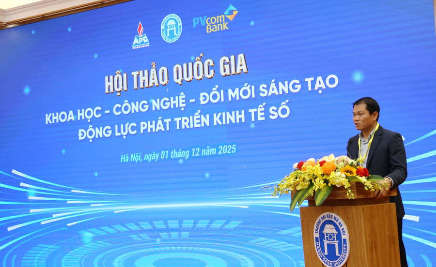 1-ts-bui-thanh-son-pho-hieu-truong-nha-truong.jpg