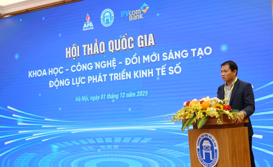1-ts-bui-thanh-son-pho-hieu-truong-nha-truong.jpg