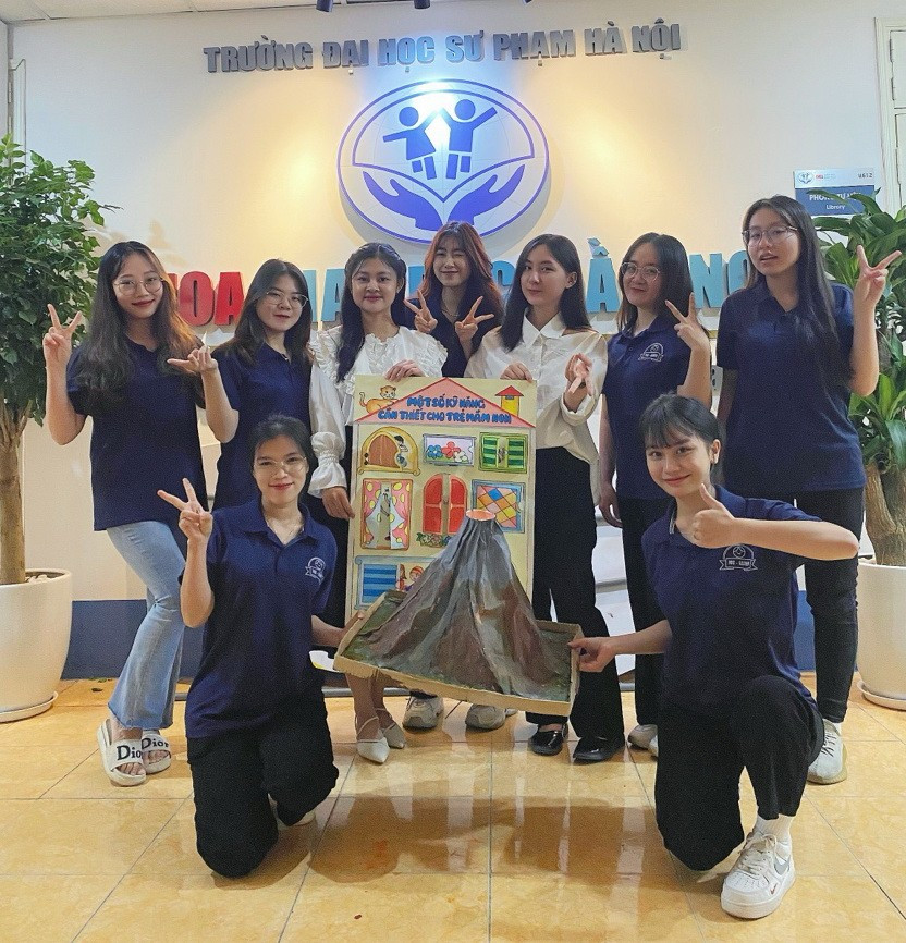 Sinh viên khoa Giáo dục mầm non– Trường ĐH Sư phạm Hà Nội sáng tạo các sản phẩm dạy học. giaoducstem-5.jpg