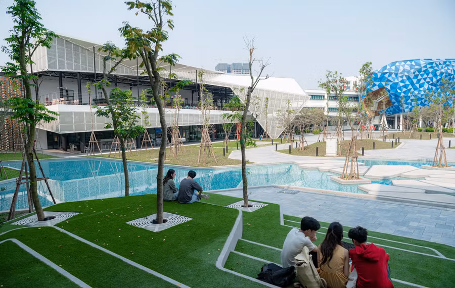 Khuôn viên tiêu chuẩn 5 sao không ngừng được BUV mở rộng.