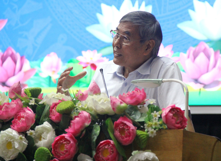 PGS.TS Đặng Dũng Chí - nguyên Viện trưởng Viện Quyền con người (Học viện Chính trị Quốc gia Hồ Chí Minh) tham luận tại Hội thảo. img-9596.jpg