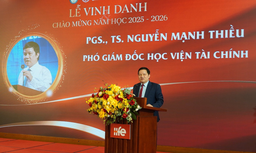 PGS.TS Nguyễn Mạnh Thiều – Phó Giám đốc Học viện Tài chính phát biểu tại buổi lễ. lienketsdaotao-1.jpg