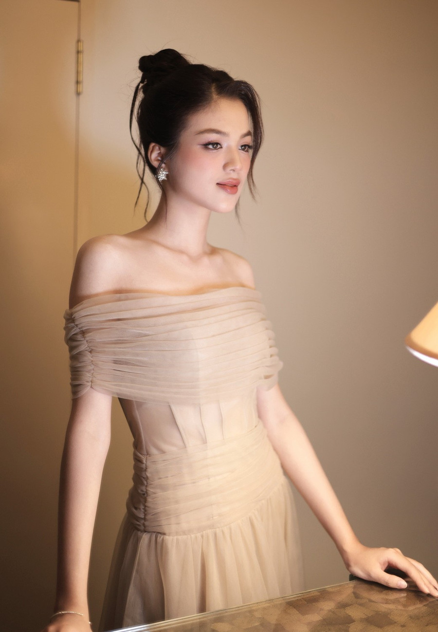 Với danh hiệu Hoa khôi Trường ĐH Thương mại, Minh Thu trở thành đại diện sinh viên lan tỏa hình ảnh trí tuệ – bản lĩnh – nhân ái của tuổi trẻ. img-1046.jpg