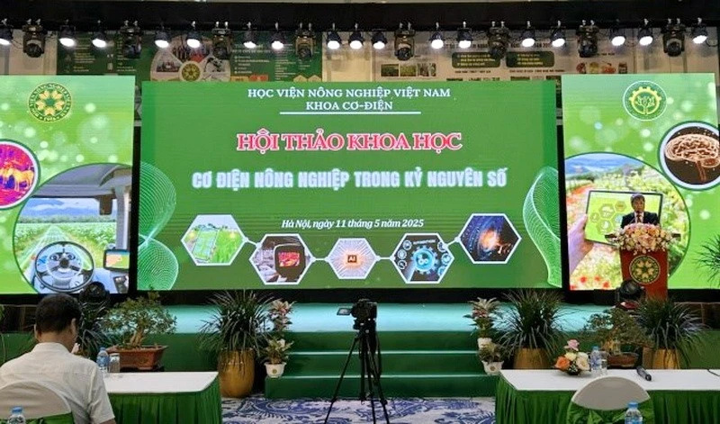 TS Nguyễn Xuân Trường phát biểu khai mạc Hội thảo.