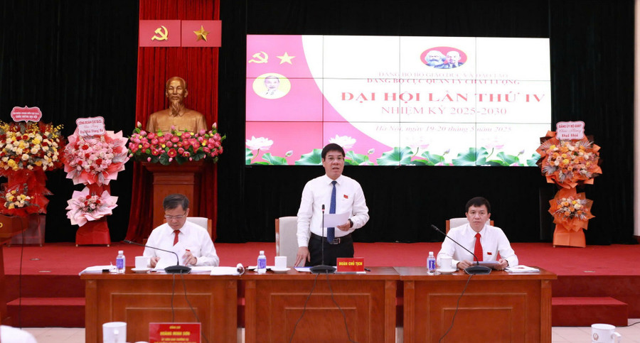 Đoàn Chủ tịch điều hành Đại hội. quanlychatluongjpg1.jpg