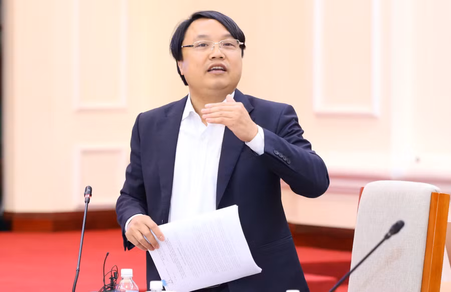 Ông Tạ Ngọc Trí trao đổi với báo chí về giải pháp phát triển nguồn nhân lực đối với giáo dục đặc biệt.