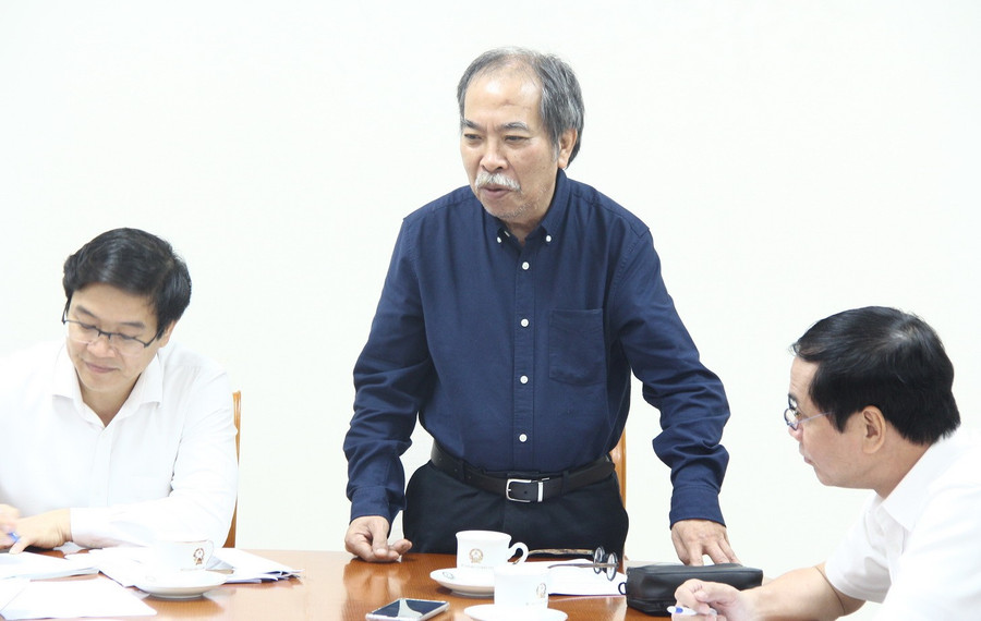 Ông Nguyễn Quang Thiều – Chủ tịch Hội Nhà văn Việt Nam trao đổi tại tọa đàm. img-3999.jpg