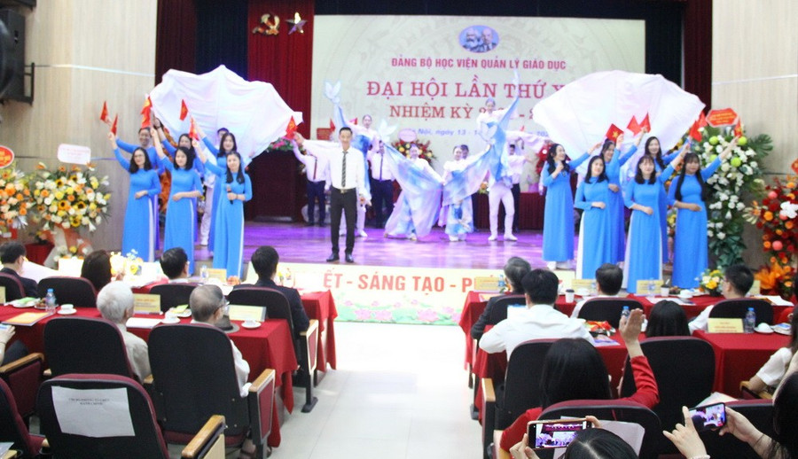Văn nghệ chào mừng Đại hội. img-1193.jpg