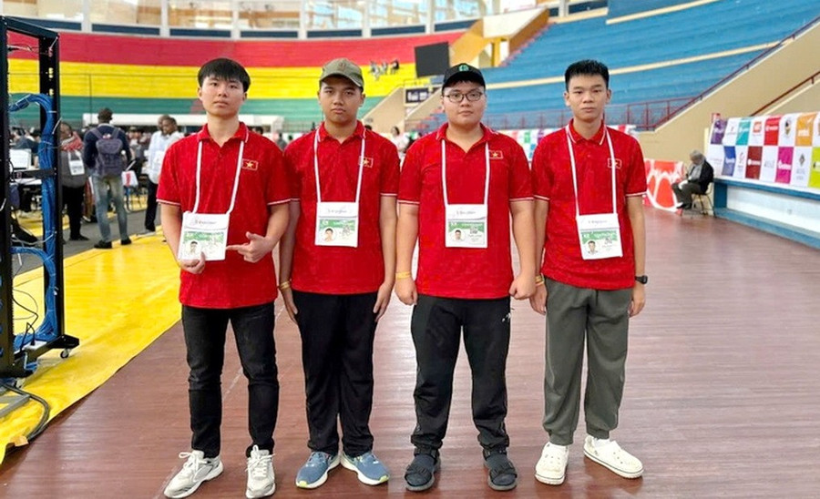 Đội tuyển quốc gia Việt Nam tham dự Olympic Tin học quốc tế (IOI) 2025 giành 4 huy chương. nganhgiaoduc.jpg