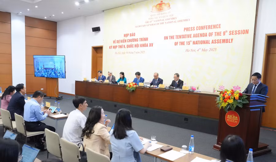 Quang cảnh buổi họp báo.