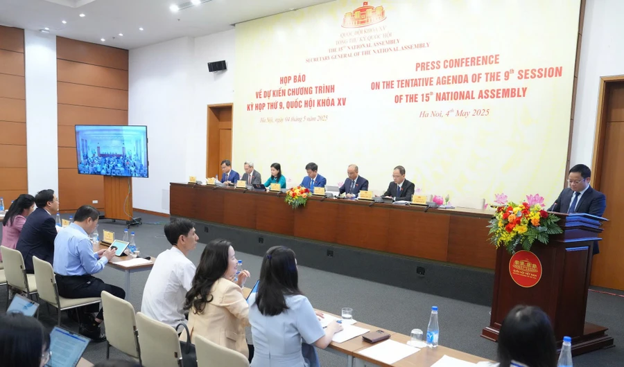 Quang cảnh buổi họp báo.