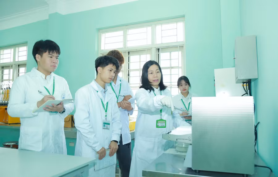 Hoạt động nghiên cứu khoa học tại Học viện Nông nghiệp Việt Nam.