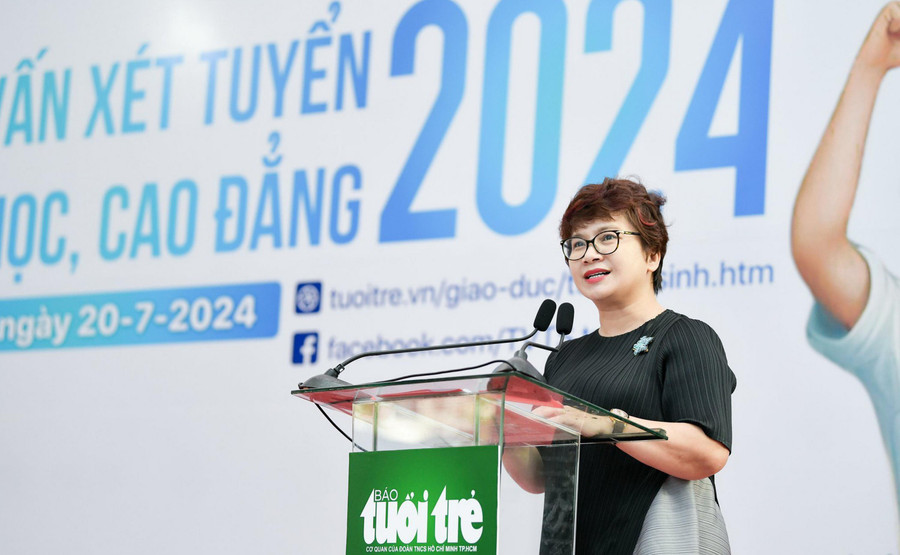 PGS.TS Nguyễn Thu Thủy phát biểu tại Ngày tư vấn xét tuyển đại học, cao đẳng năm 2024.