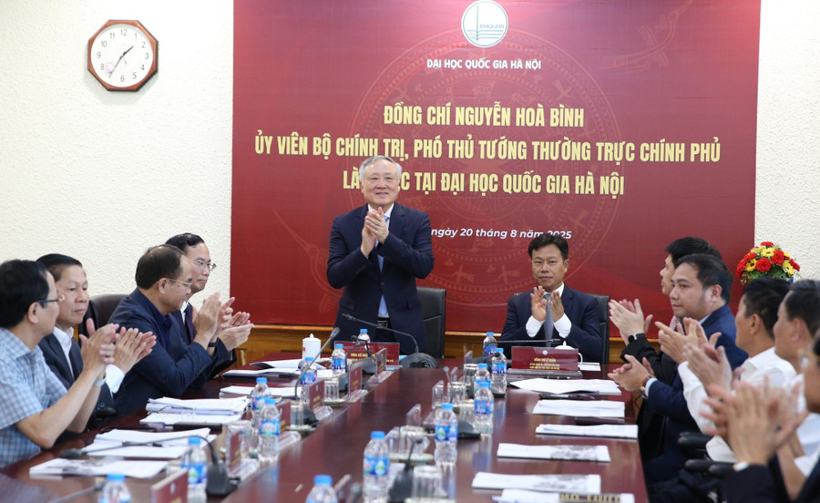 Phó Thủ tướng Thường trực Chính phủ Nguyễn Hòa Bình làm việc với Đại học Quốc gia Hà Nội - Ảnh: VGP/Nguyễn Hoàng.