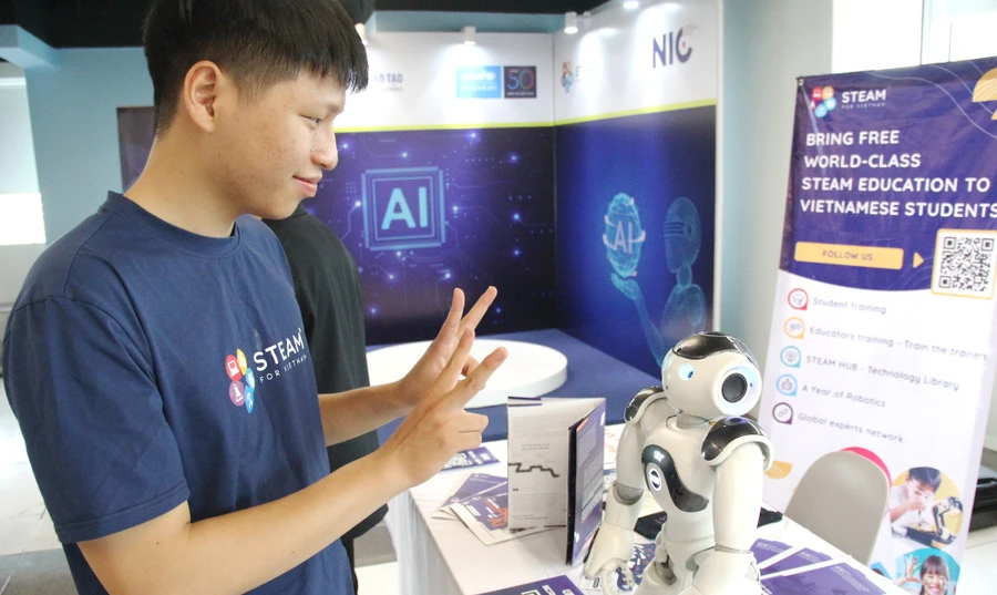 Trải nghiệm AI tại Diễn đàn.