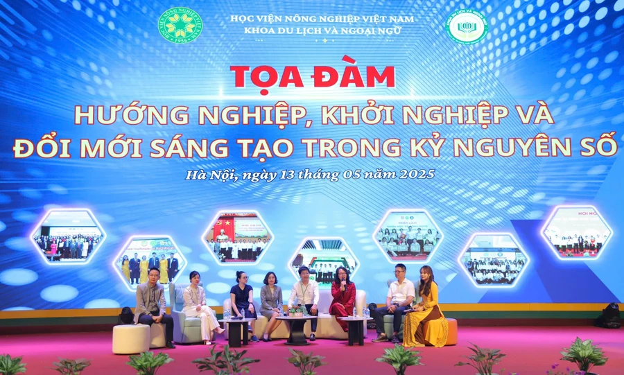 Trong khuôn khổ của hội nghị đã diễn ra Tọa đàm “Hướng nghiệp, Khởi nghiệp và Đổi mới sáng tạo trong kỷ nguyên số”.