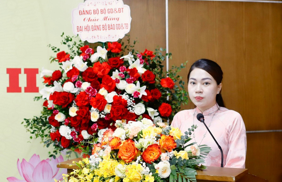Đảng viên tham luận tại Đại hội. baogiaoducvathoidaijpg12.jpg