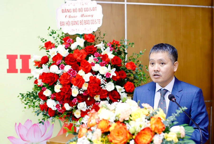 Đồng chí Nguyễn Đức Tuân - Ủy viên Ban Chấp hành Đảng bộ, Phó Tổng biên tập Báo Giáo dục và Thời đại phát biểu. baogiaoducvathoidaijpg13.jpg