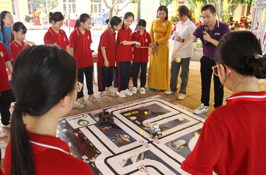 Học sinh được trải nghiệm thực tế. img-2276.jpg