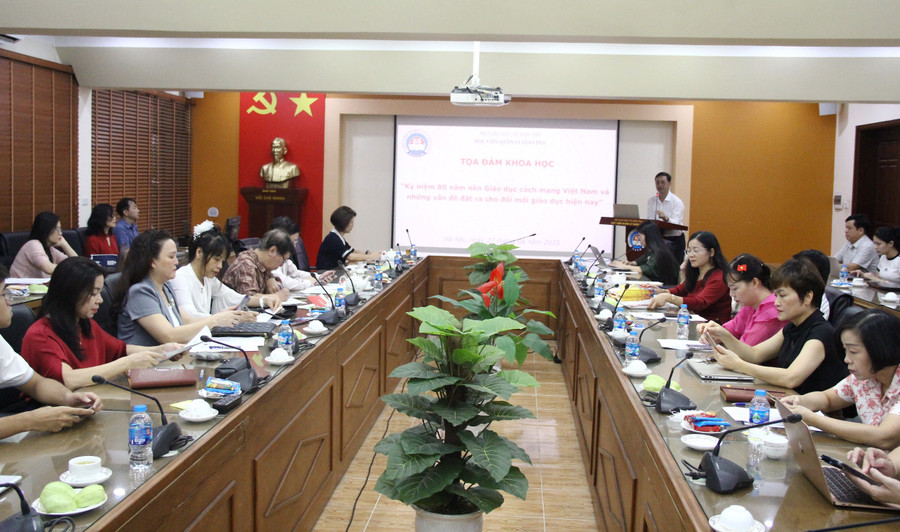 Toàn cảnh Tọa đàm. img-2771.jpg