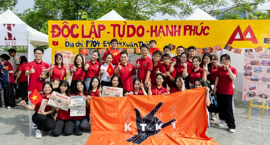 Sinh viên Trường ĐH Kinh tế (ĐH Quốc gia Hà Nội).
