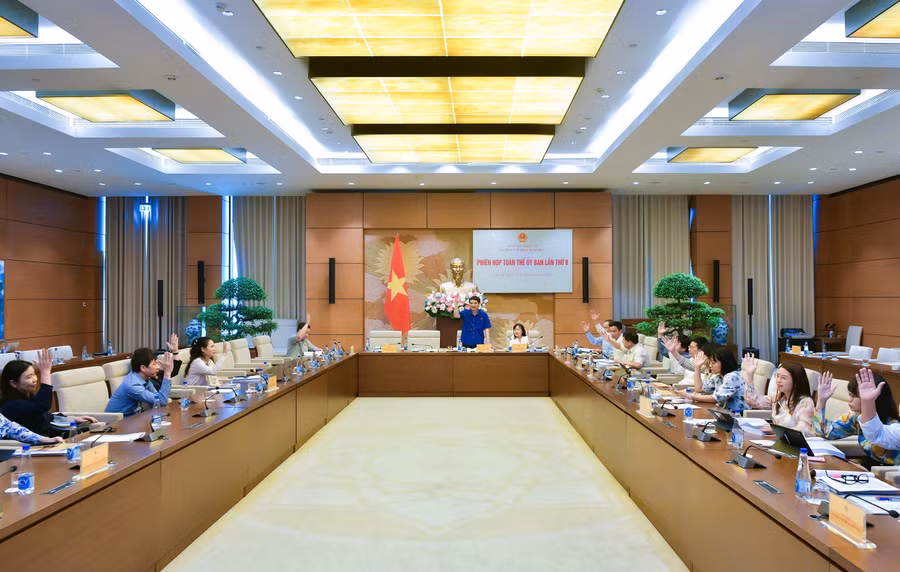 Toàn cảnh Phiên họp.