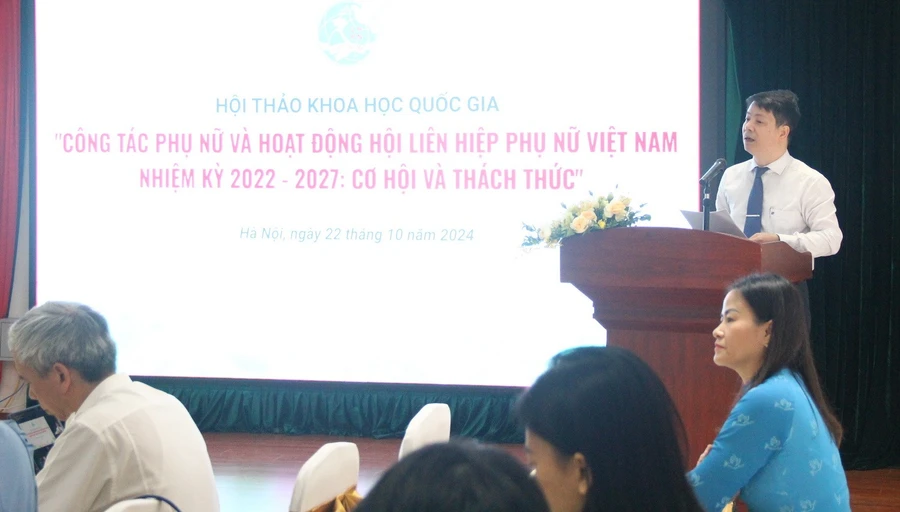 PGS.TS Trần Quang Tiến – Giám đốc Học viện Phụ nữ Việt Nam phát biểu đề dẫn Hội thảo.