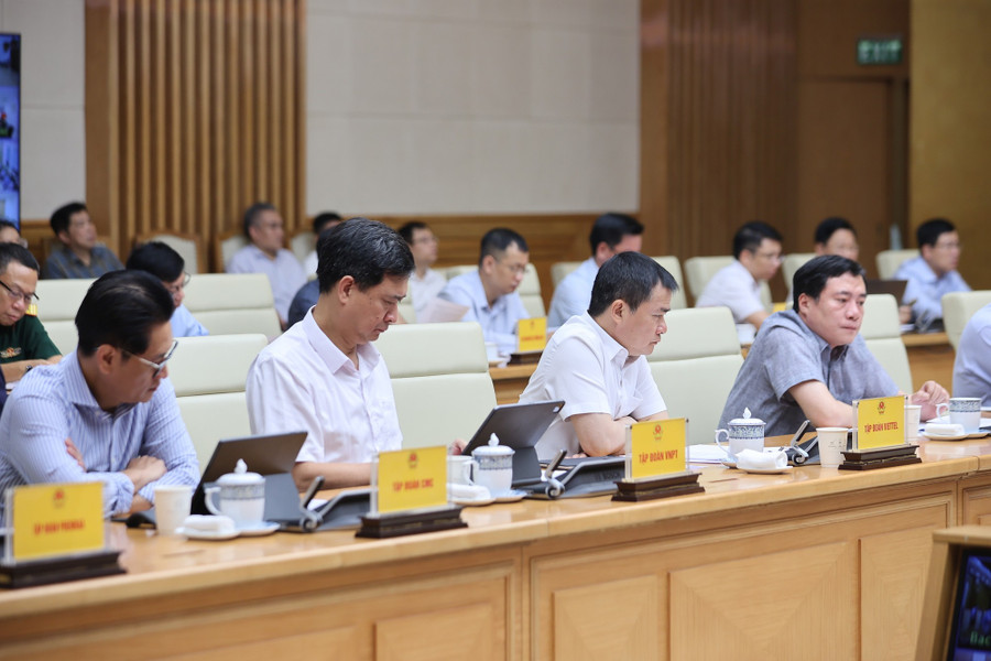 Các đại biểu tham dự Phiên họp. bandanjpg2.jpg
