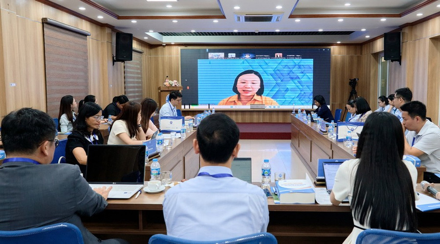 Hội thảo diễn ra theo hình thức trực tiếp kết hợp trực tuyến. ts-nguyen-thu-ha-truong-dh-mo-ha-noi.jpg