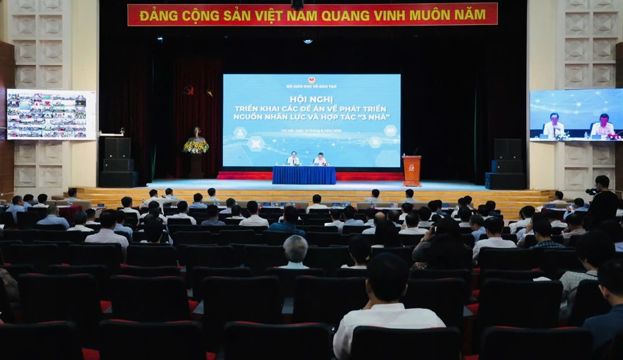 Toàn cảnh hội nghị.