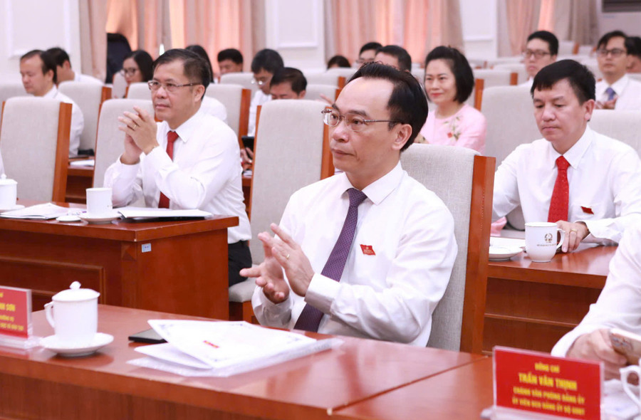 Thứ trưởng Bộ GD&ĐT Hoàng Minh Sơn đến dự và chúc mừng Đại hội Đảng bộ Cục Quản lý chất lượng. daihoidangjpg2.jpg
