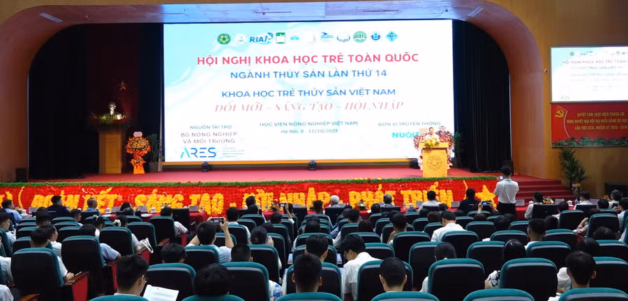 Toàn cảnh hội nghị,
