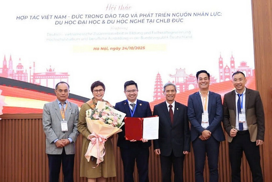 Nhân dịp này, Chi hội “Giáo dục và Việc làm Việt – Đức” chính thức được ra mắt. daotao1.jpg