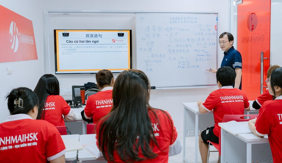Một lớp học tiếng Trung của Hệ thống Tiếng Trung Thanhmaihsk và Nhà xuất bản Bác Nhã Books.